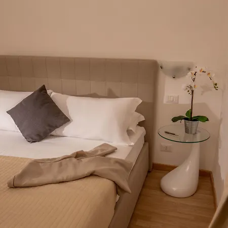 Domus Veneto Nocleg ze śniadaniem 4*